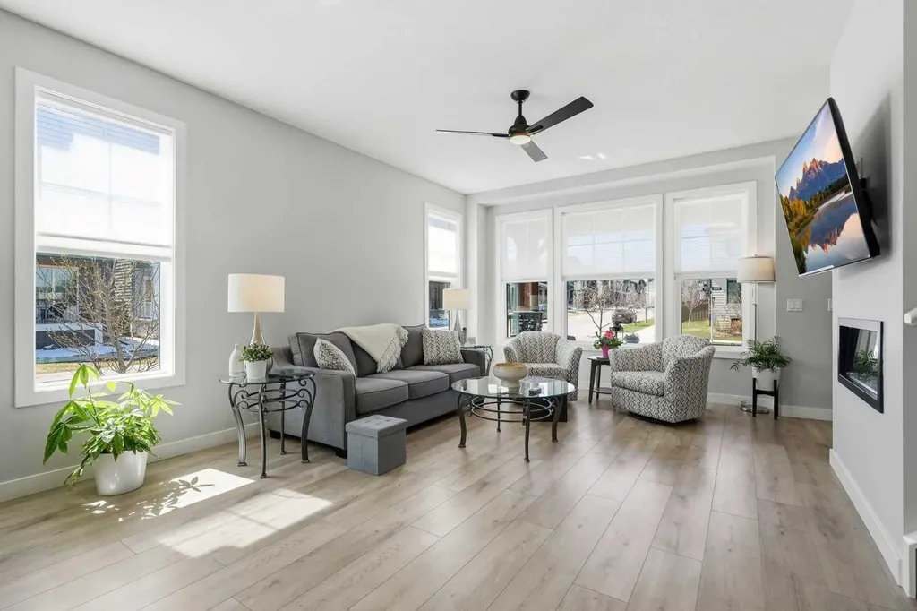 120 Treeline Manor SW Calgary AB T2Y 0R7