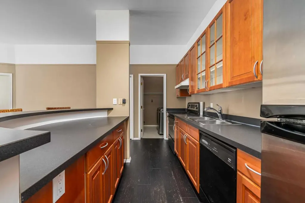1410 2 Street SW Calgary AB T2R 1R1
