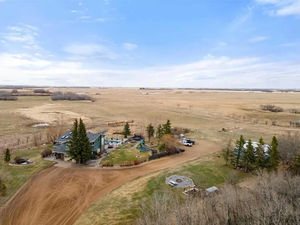 16148 Highway 53 Rural Flagstaff County AB T0B 1N0