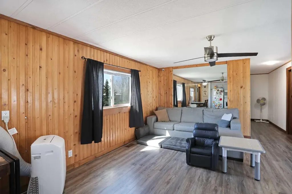 7 Prins Trailer Park Rural Newell County Of AB T1R 1B8