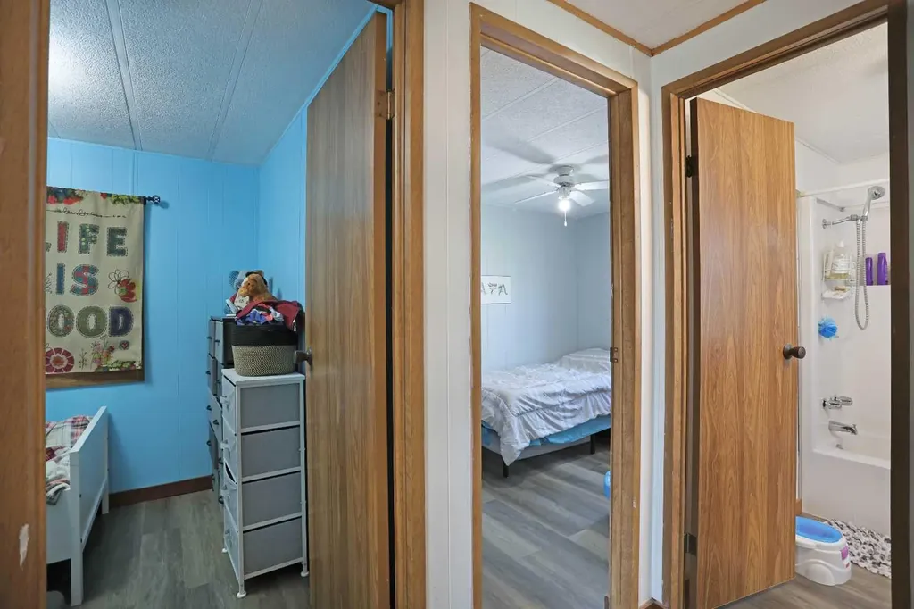 7 Prins Trailer Park Rural Newell County Of AB T1R 1B8