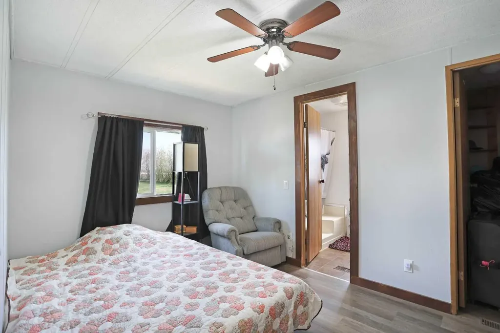 7 Prins Trailer Park Rural Newell County Of AB T1R 1B8