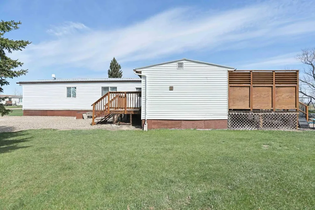 7 Prins Trailer Park Rural Newell County Of AB T1R 1B8