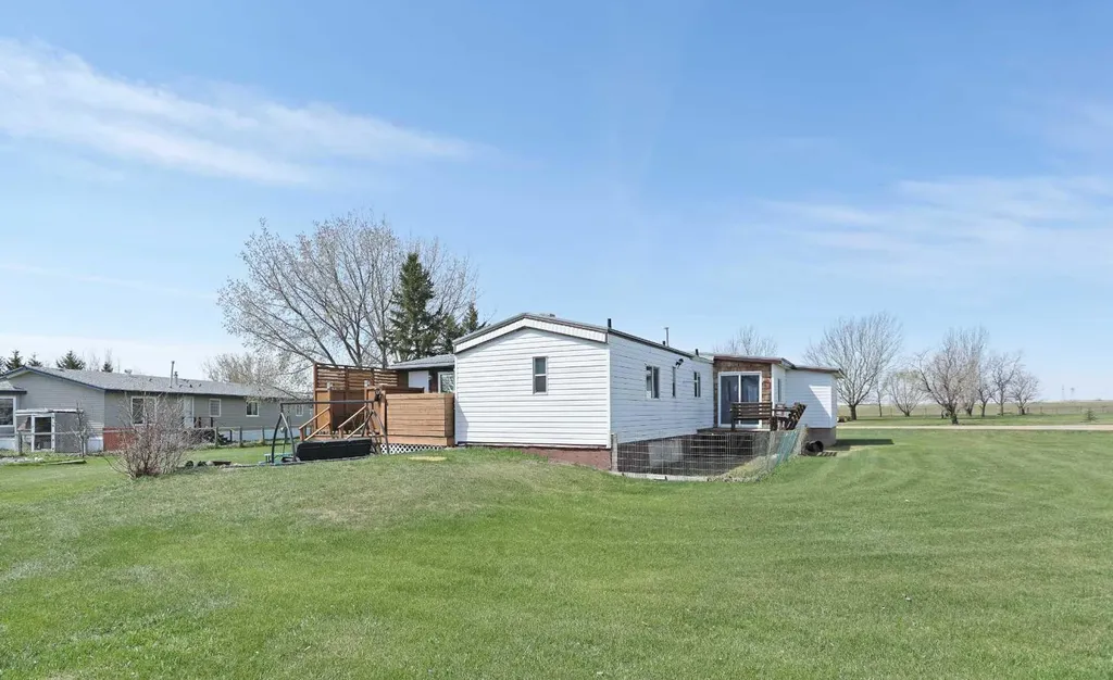 7 Prins Trailer Park Rural Newell County Of AB T1R 1B8