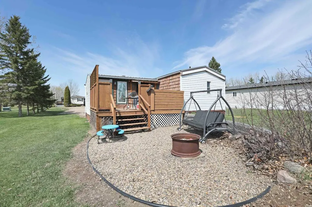 7 Prins Trailer Park Rural Newell County Of AB T1R 1B8