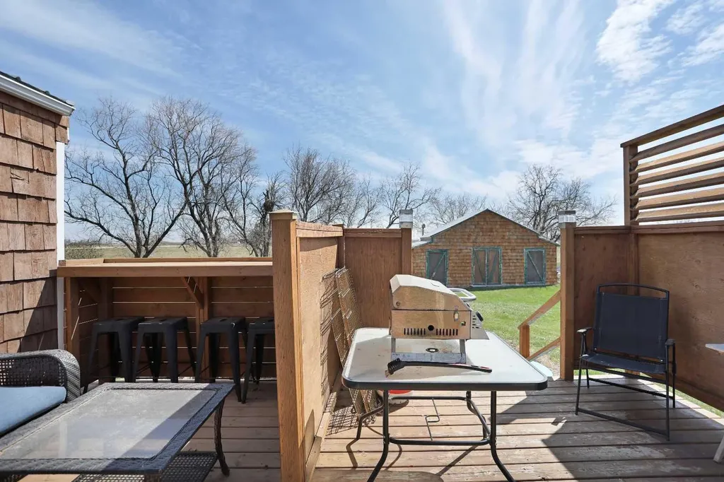 7 Prins Trailer Park Rural Newell County Of AB T1R 1B8