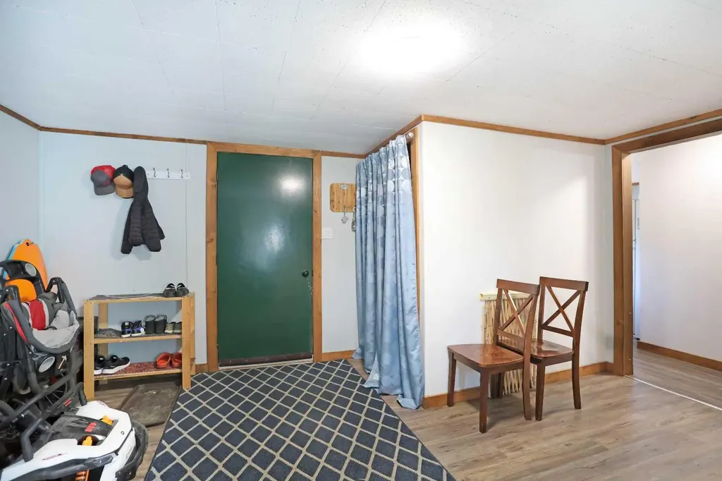 7 Prins Trailer Park Rural Newell County Of AB T1R 1B8