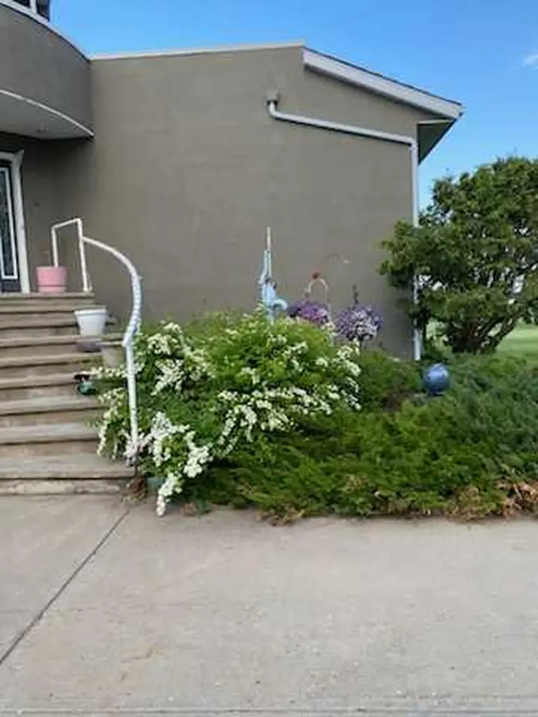 17423 Highway 2 High Prairie AB T0G 1E0