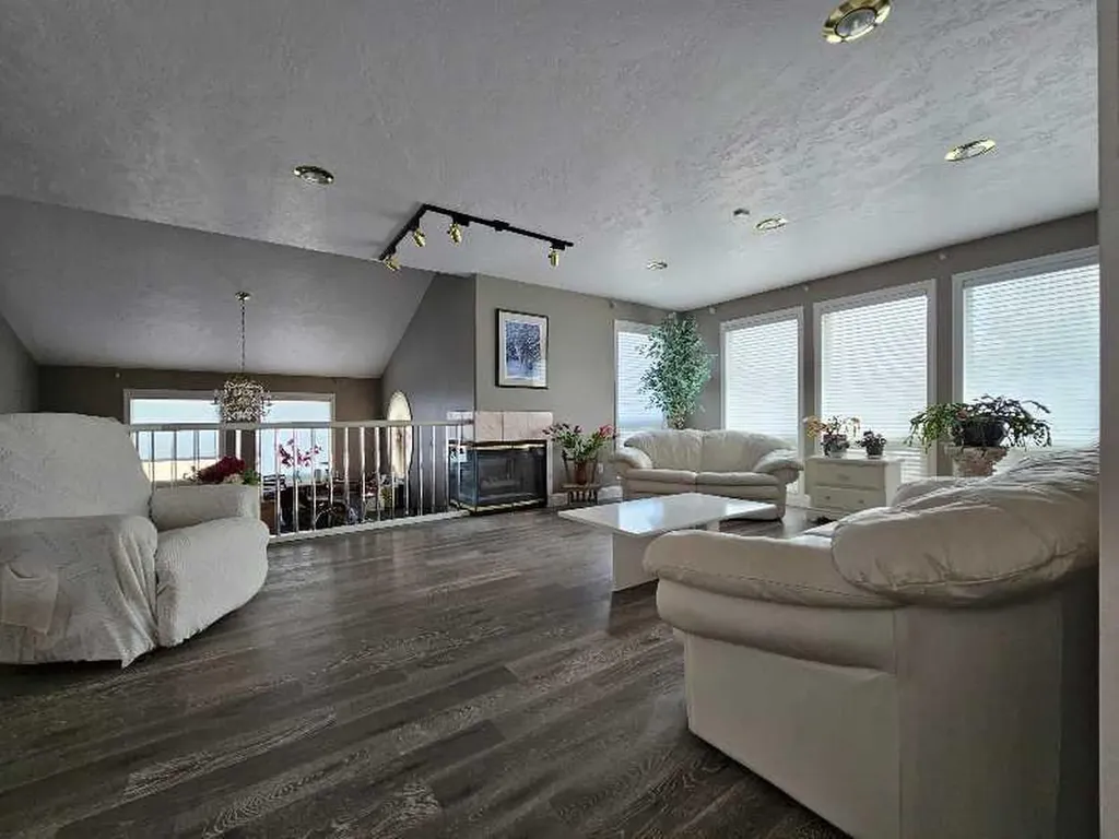17423 Highway 2 High Prairie AB T0G 1E0