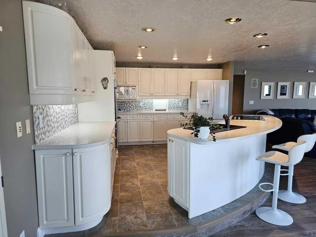 17423 Highway 2 High Prairie AB T0G 1E0