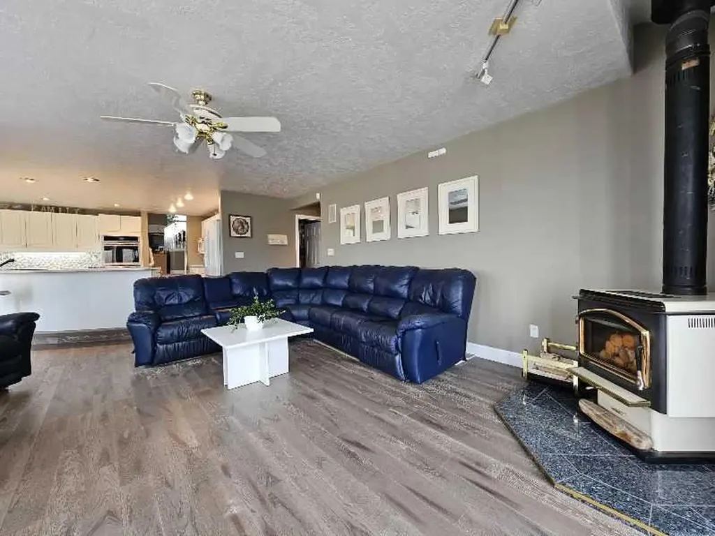 17423 Highway 2 High Prairie AB T0G 1E0