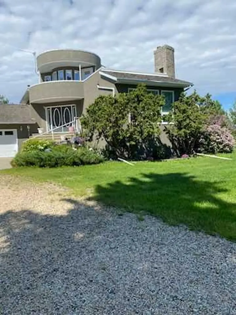 17423 Highway 2 High Prairie AB T0G 1E0