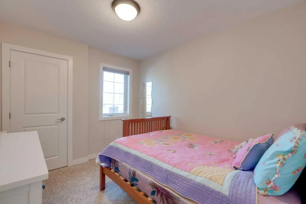 309 15 Avenue NE Calgary AB T2E 1H3