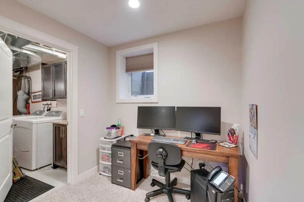 309 15 Avenue NE Calgary AB T2E 1H3