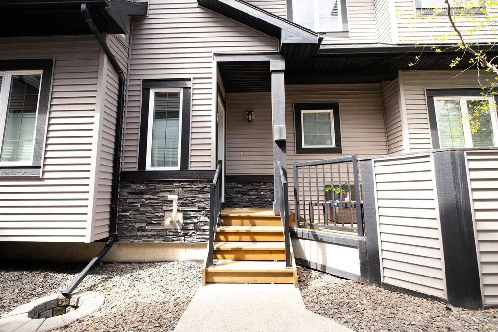 309 15 Avenue NE Calgary AB T2E 1H3