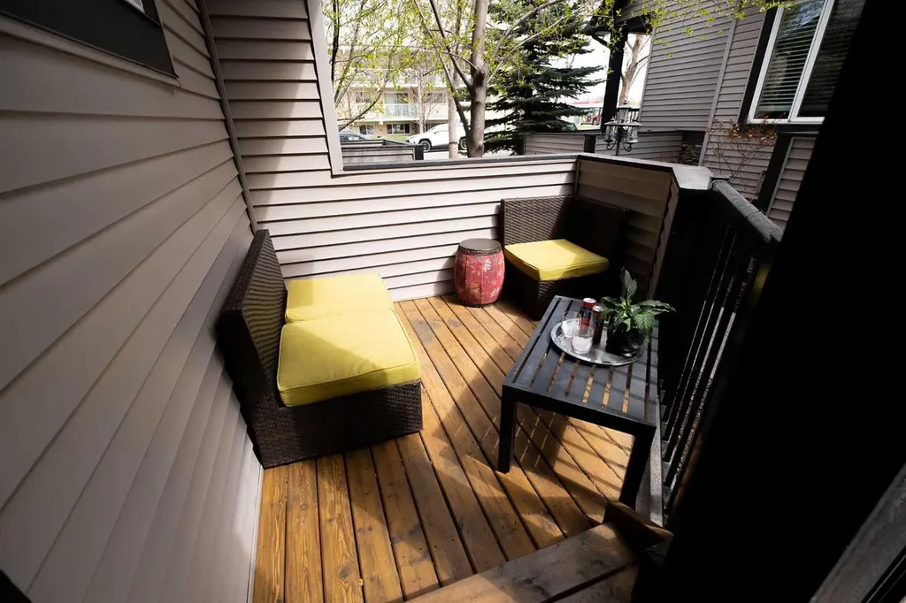 309 15 Avenue NE Calgary AB T2E 1H3