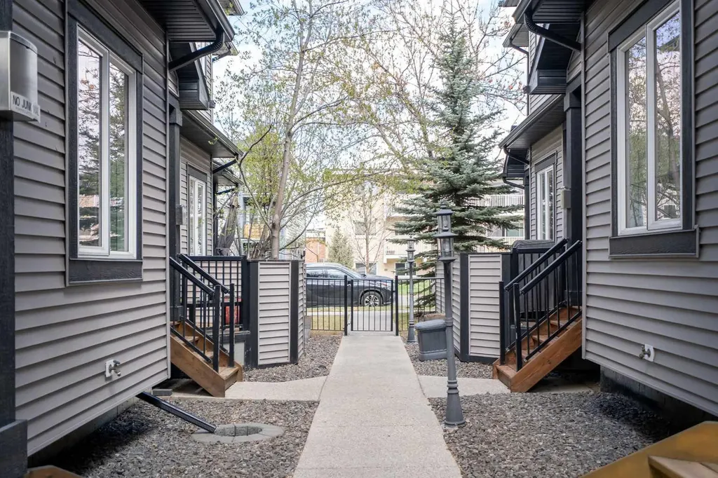 309 15 Avenue NE Calgary AB T2E 1H3