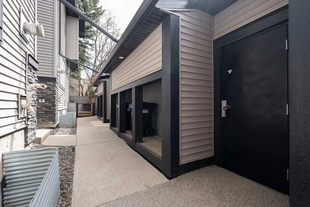 309 15 Avenue NE Calgary AB T2E 1H3