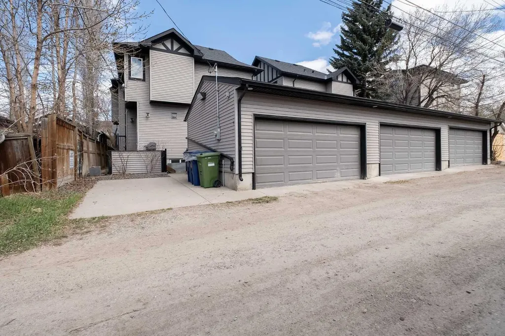 309 15 Avenue NE Calgary AB T2E 1H3