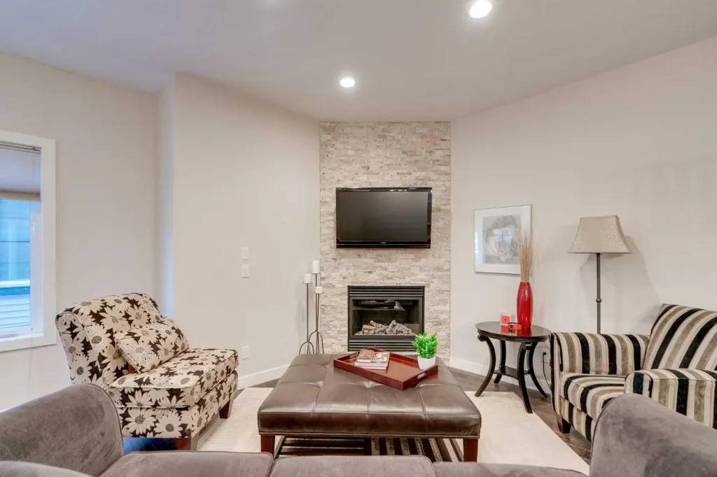 309 15 Avenue NE Calgary AB T2E 1H3