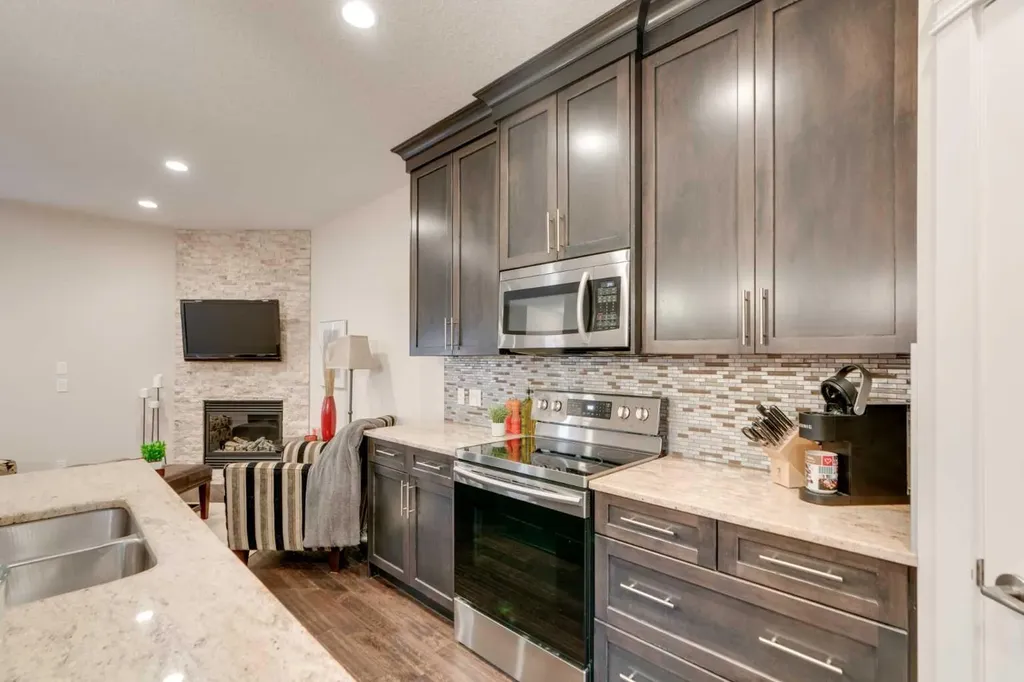 309 15 Avenue NE Calgary AB T2E 1H3