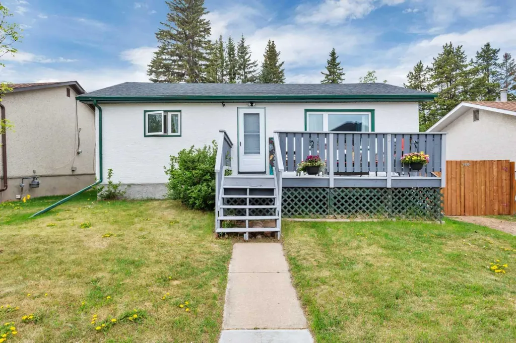 5010 53 Street Sylvan Lake AB T4S1E7