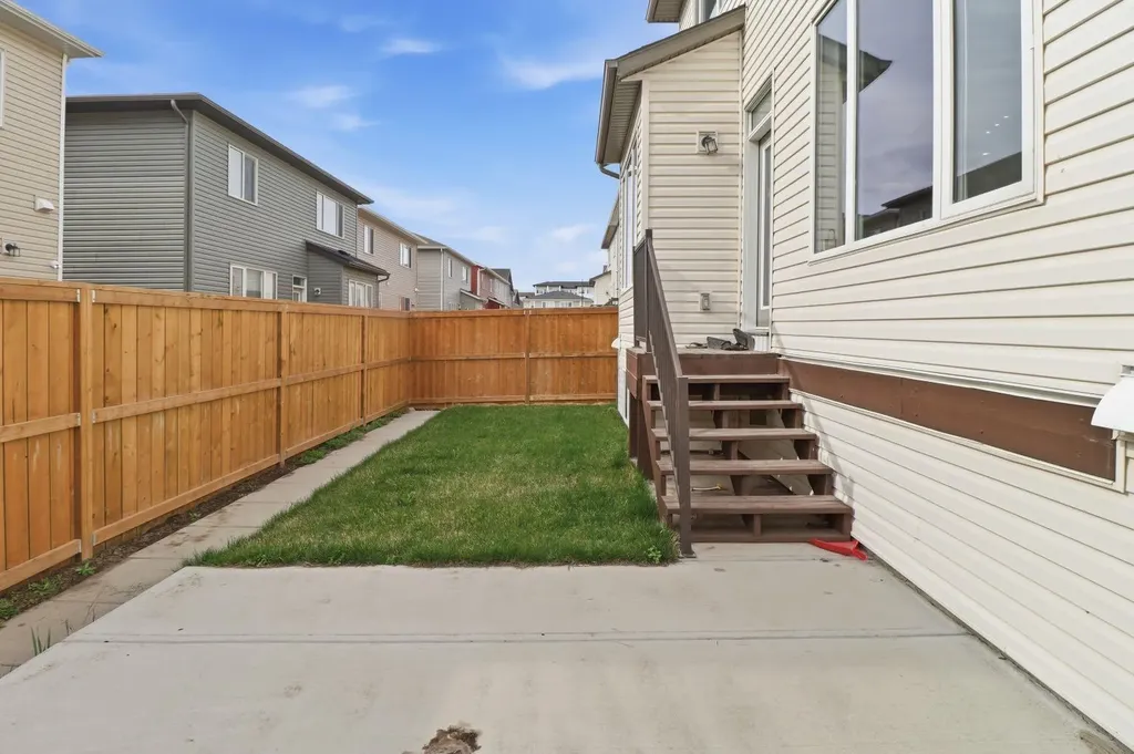 93 Cityline Square NE Calgary AB T3N2H4
