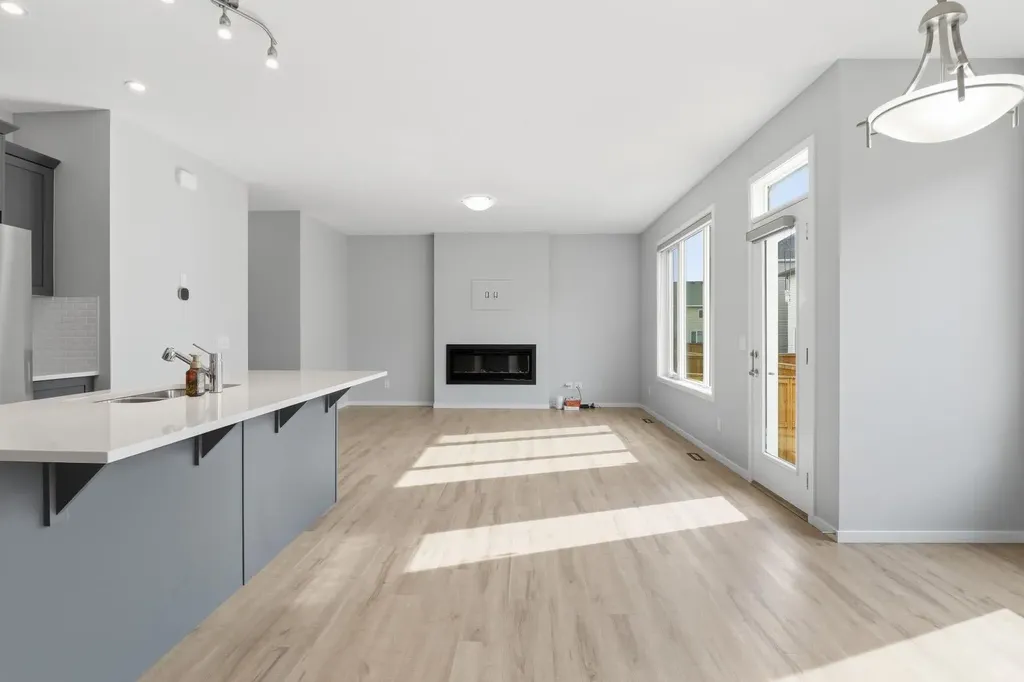93 Cityline Square NE Calgary AB T3N2H4