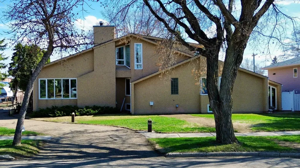 109 5th Avenue W Hanna AB T0J 1P0