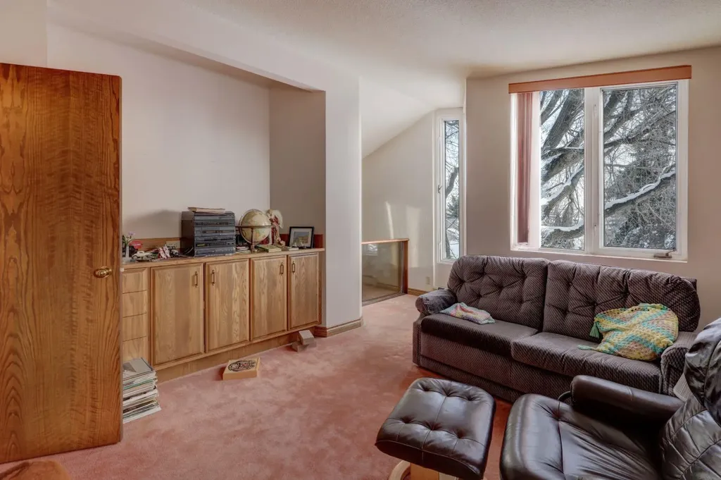 109 5th Avenue W Hanna AB T0J 1P0