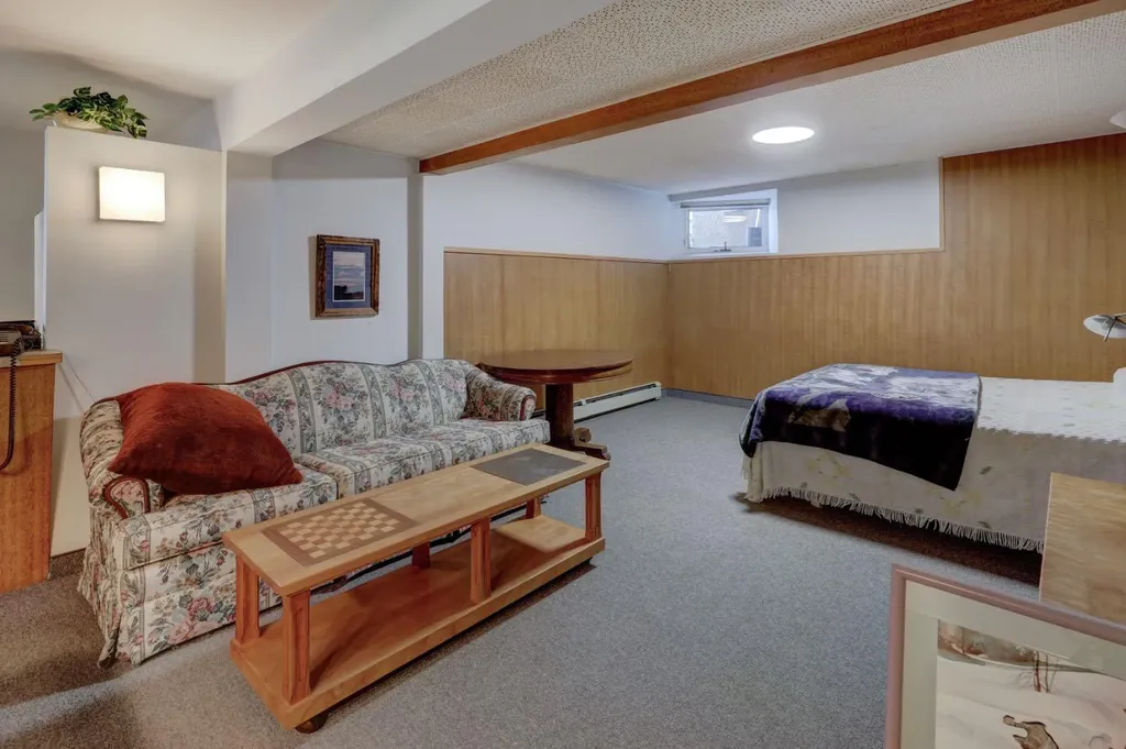 109 5th Avenue W Hanna AB T0J 1P0