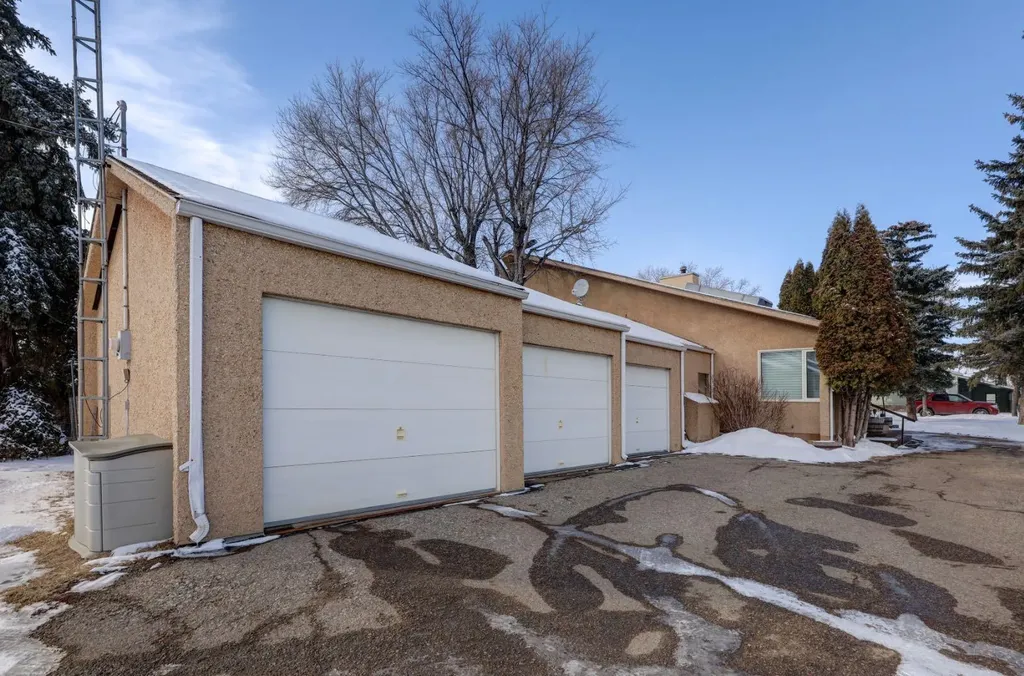 109 5th Avenue W Hanna AB T0J 1P0