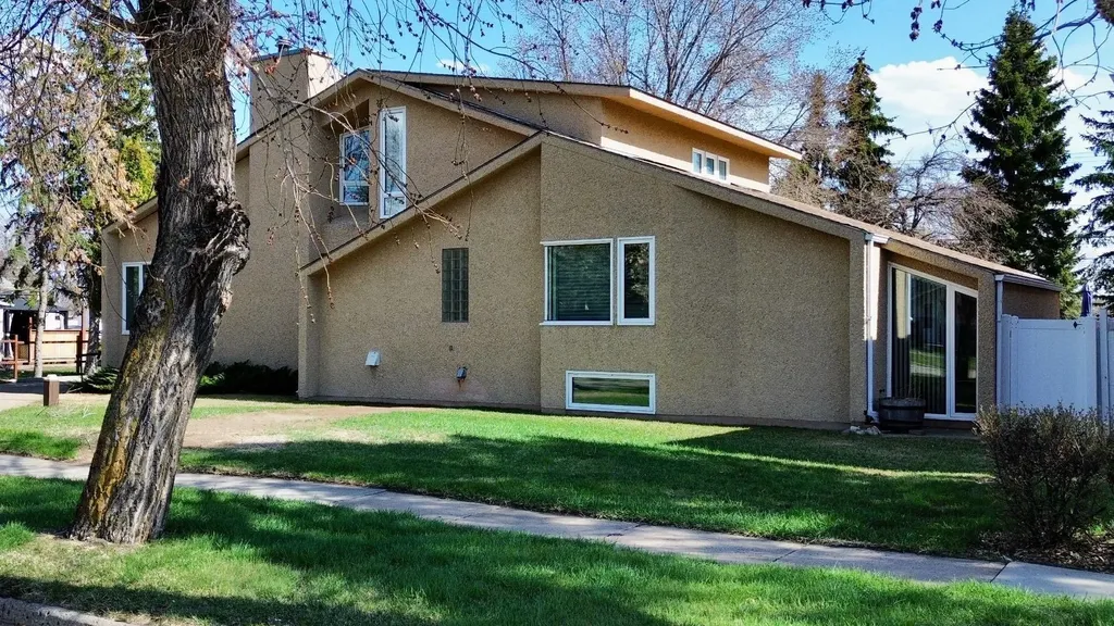109 5th Avenue W Hanna AB T0J 1P0
