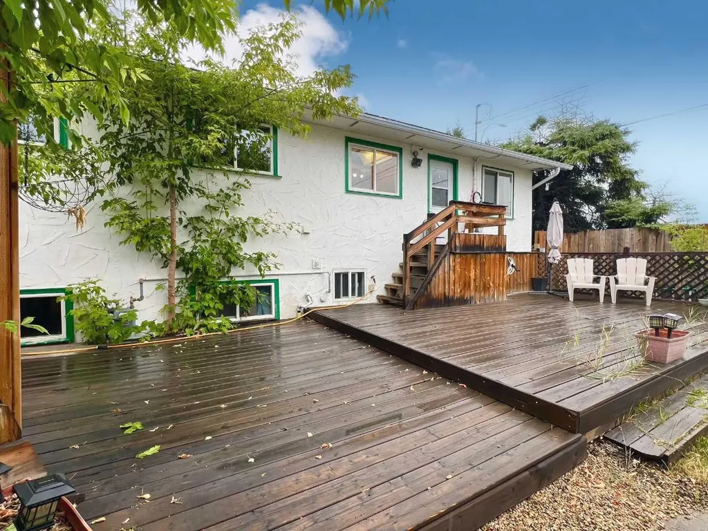 9205 111 Avenue Grande Prairie AB T8V 3L7