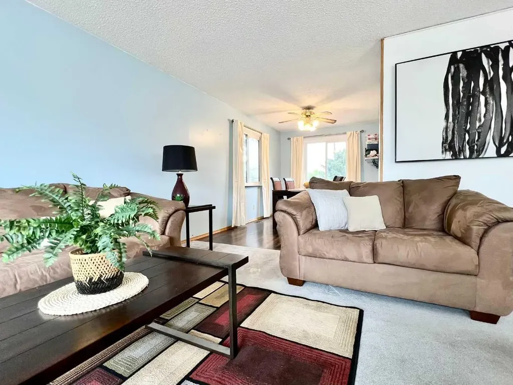 9205 111 Avenue Grande Prairie AB T8V 3L7