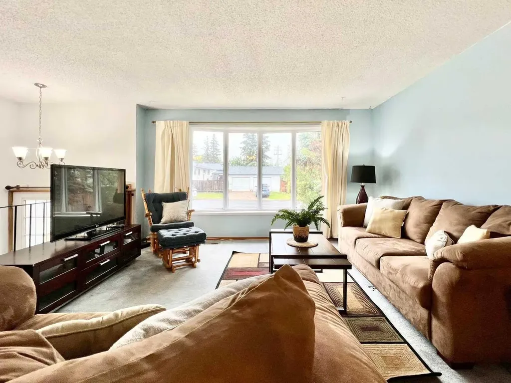 9205 111 Avenue Grande Prairie AB T8V 3L7
