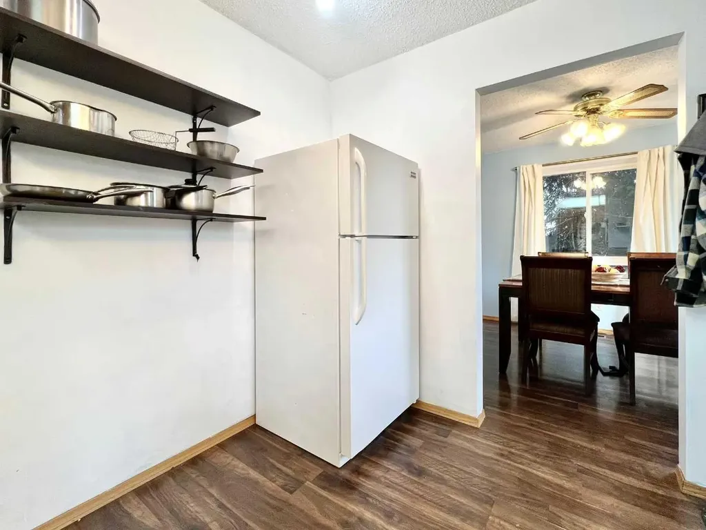 9205 111 Avenue Grande Prairie AB T8V 3L7