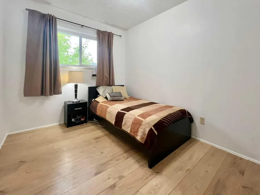 9205 111 Avenue Grande Prairie AB T8V 3L7