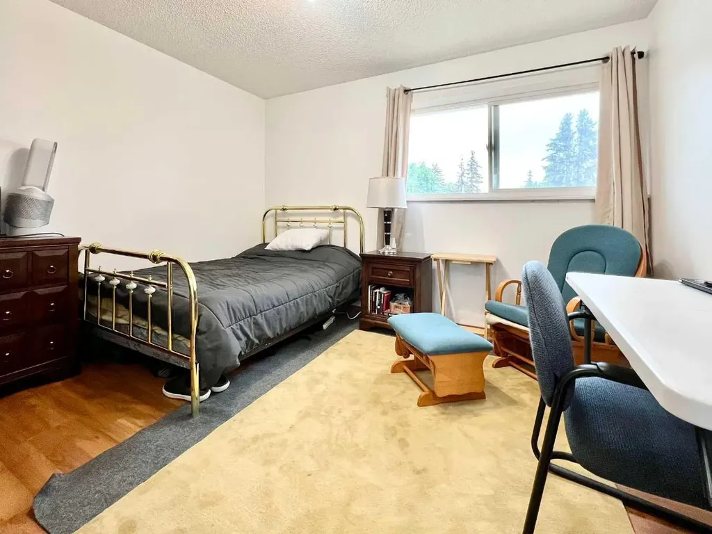 9205 111 Avenue Grande Prairie AB T8V 3L7