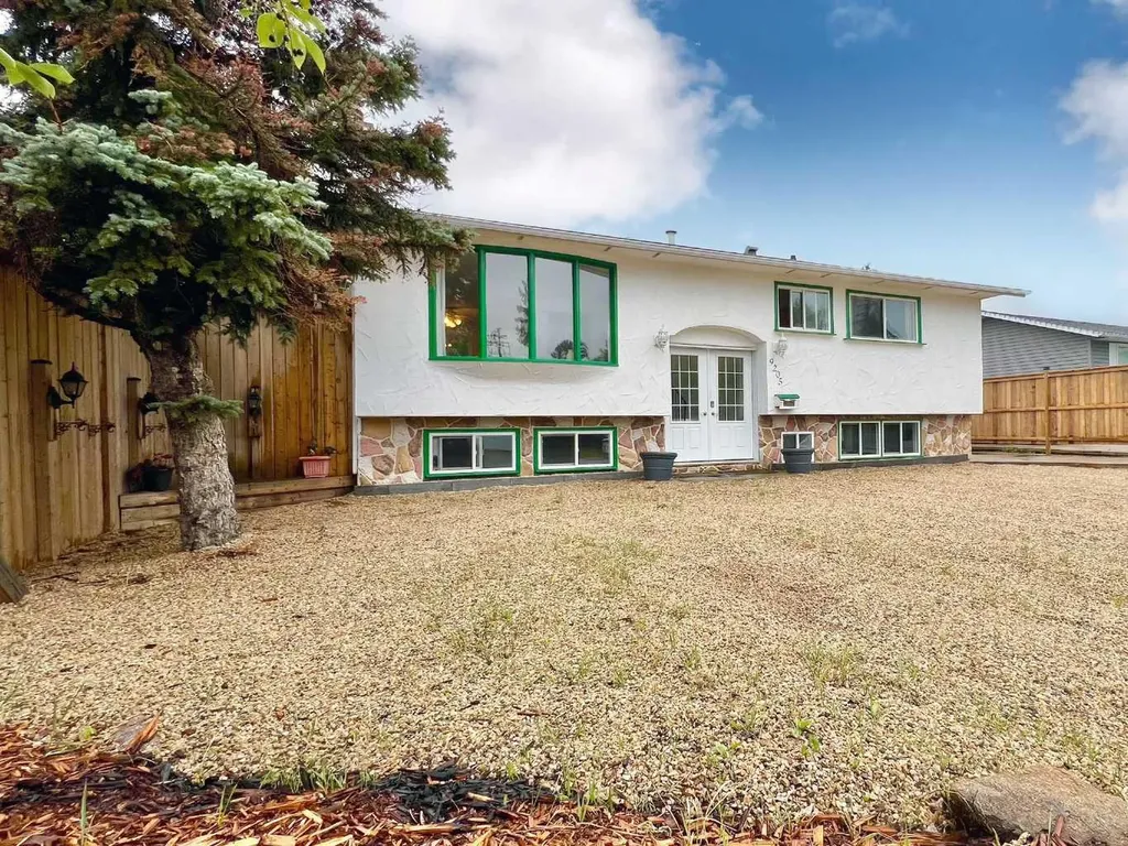 9205 111 Avenue Grande Prairie AB T8V 3L7