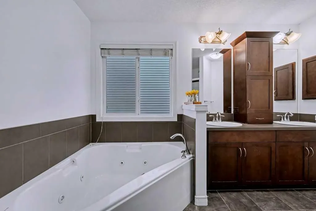 187 Sage Hill Green NW Calgary AB T3R 0G8