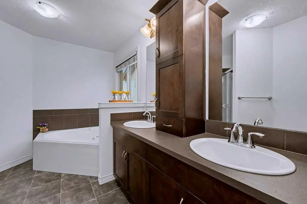 187 Sage Hill Green NW Calgary AB T3R 0G8