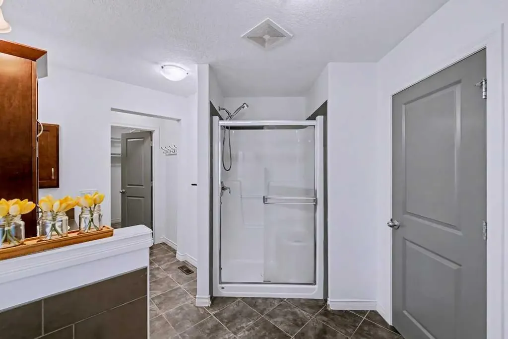 187 Sage Hill Green NW Calgary AB T3R 0G8