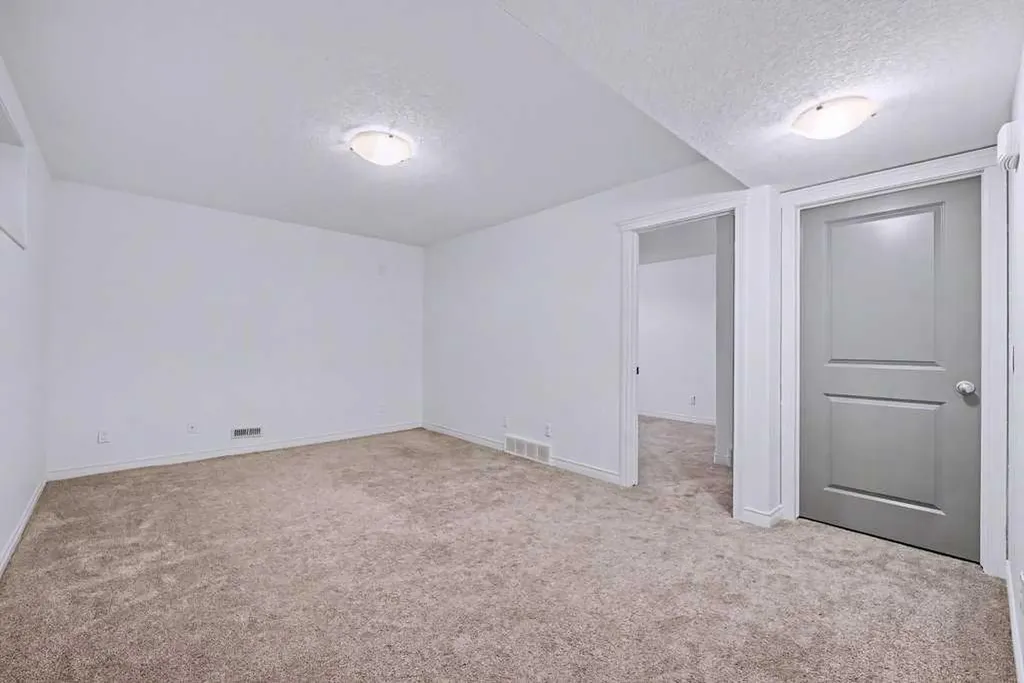 187 Sage Hill Green NW Calgary AB T3R 0G8