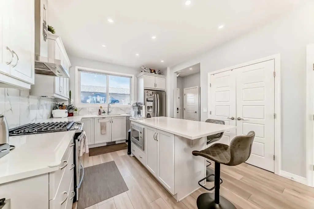 1140 Legacy Circle SE Calgary AB T2X4E5