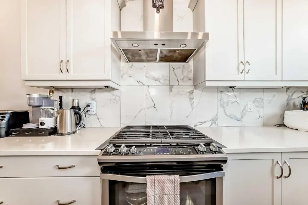 1140 Legacy Circle SE Calgary AB T2X4E5