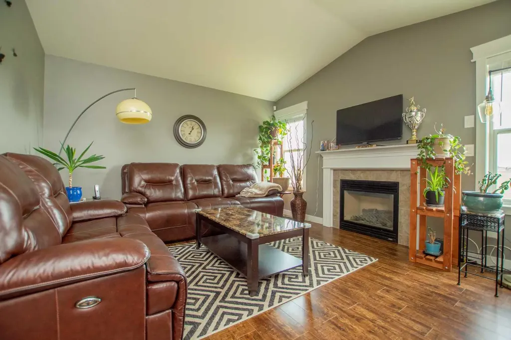 12613 105 Street Grande Prairie AB T8V 2N3