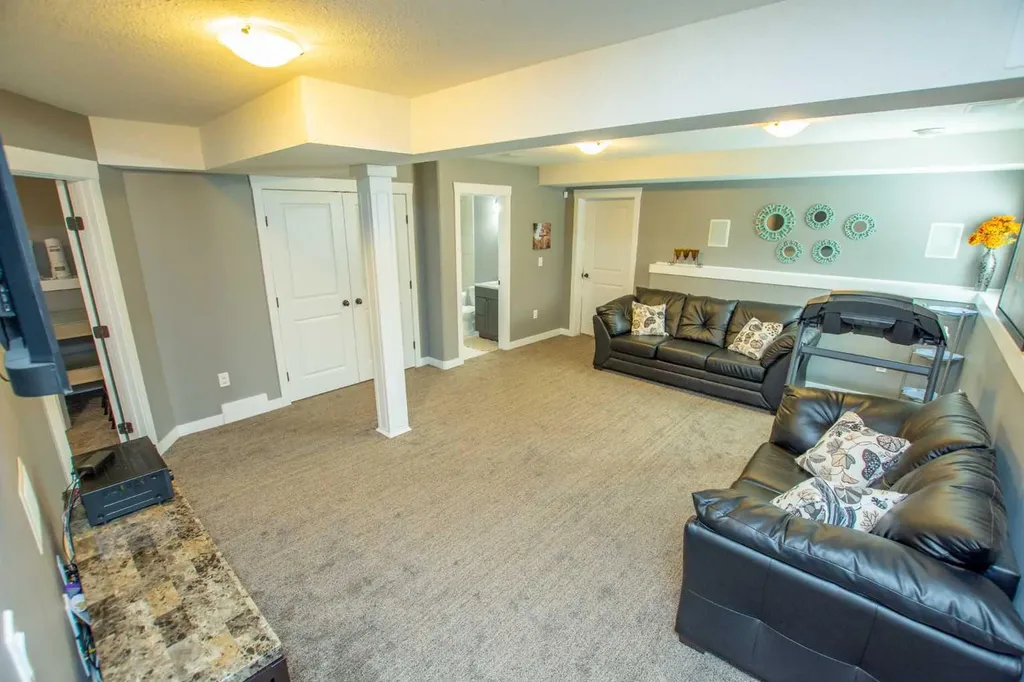 12613 105 Street Grande Prairie AB T8V 2N3