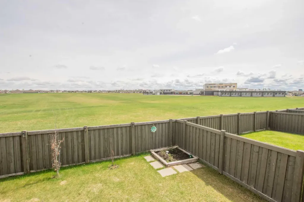 12613 105 Street Grande Prairie AB T8V 2N3