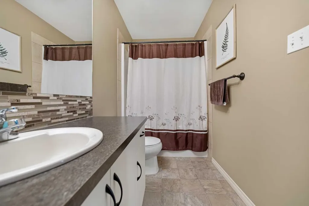 5046 41 Street Taber AB T1G 0C4